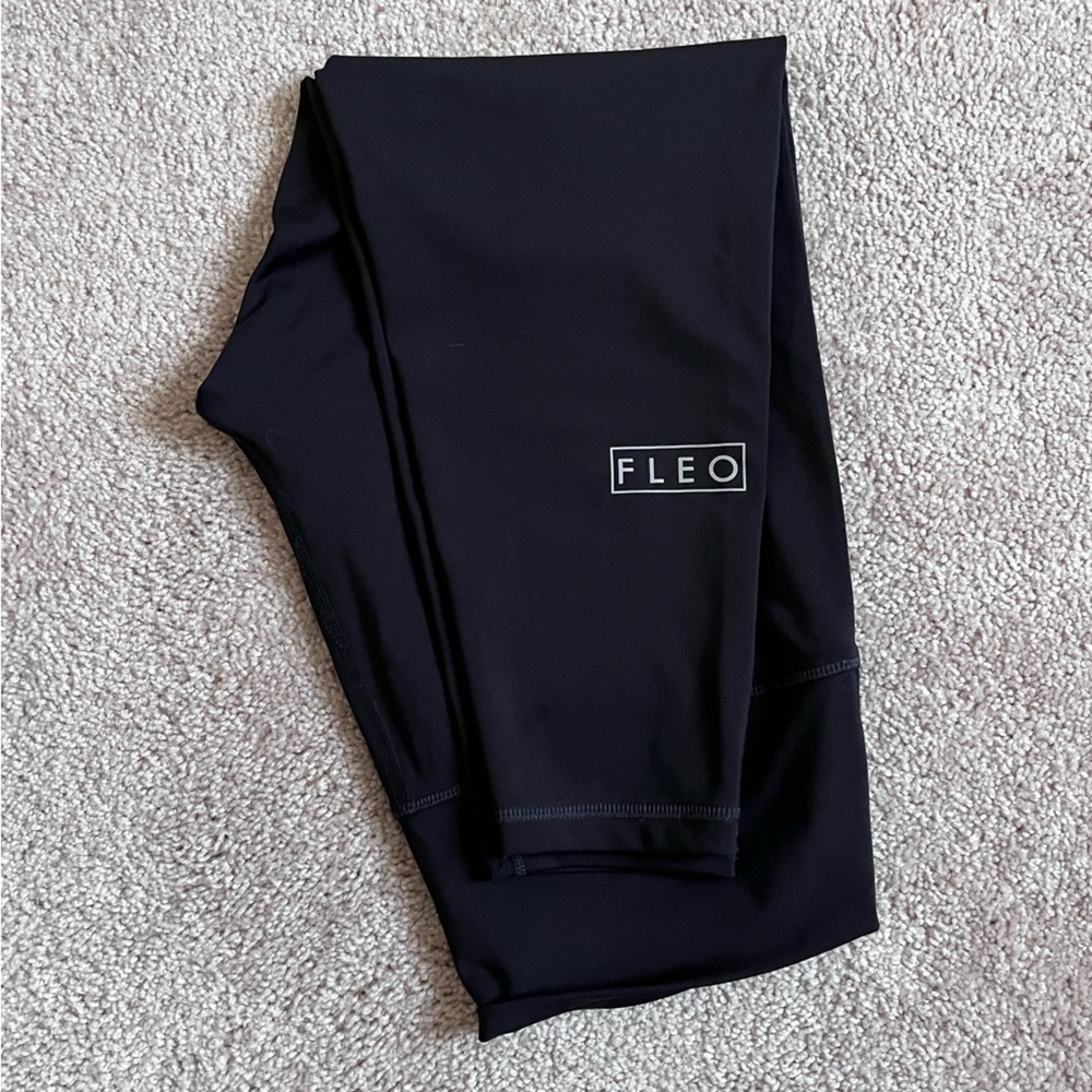 FLEO BLACK LEGGINGS